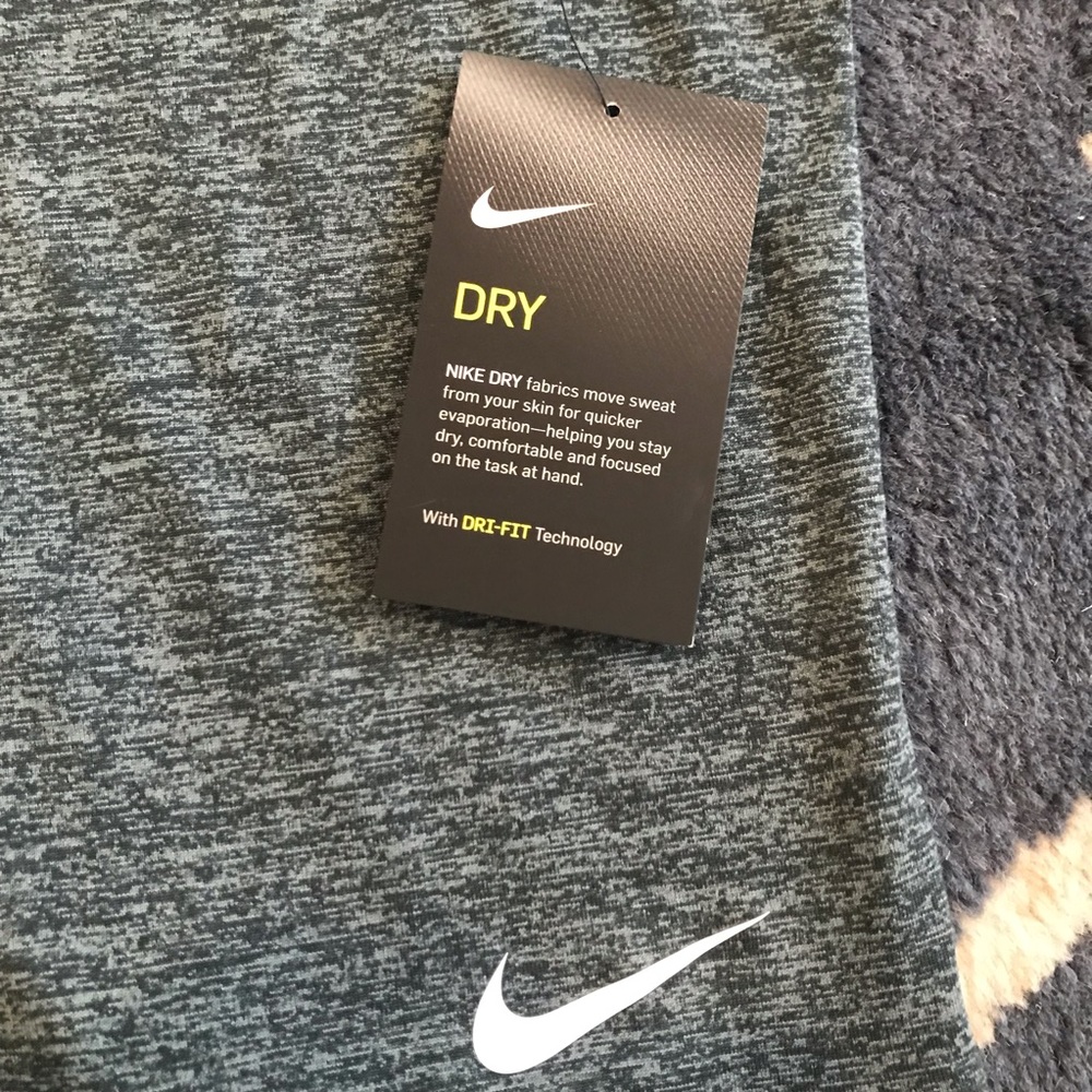 NWT Nike Dri Fit Racerback Tank - Picture 3 of 4